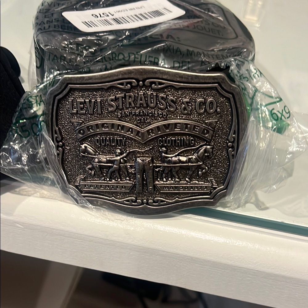 Levi's Black Engraved Buckle